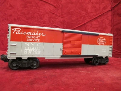 CLEAN POSTWAR Vintage Lionel  6464-125 Pacemaker Box Car. - Image 1 of 4