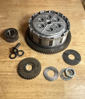 🔥1977-1983 Suzuki GS 550 GS550E GS550L Conjunto de embrague completo OEM con herrajes Foto 1 de 4