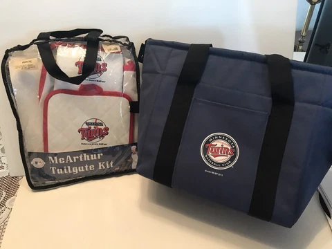 Minnesota Twins Kolder 12 pack Soft Sided Cooler Plus Twins Tailgate Kit Cover