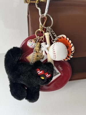 Dijes de bolsa de corazón grande, medallón, dije de béisbol, regalo para ella, llavero Catty Foto 1 de 4
