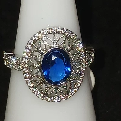 RBP3979 Talla 7 ^ Elegancia exagerada ^ Zafiro creado en laboratorio sobre rodio. Foto 1 de 3