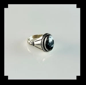 Anello artigianale in sterling e bufalo bianco misura 10 - Foto 1 di 7