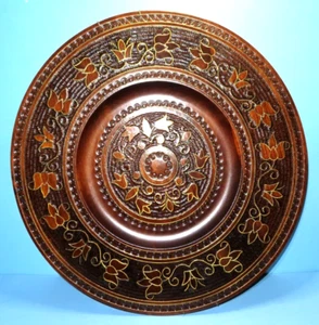 Plato colgante de pared redondo grande vintage grabado con incrustación de madera maciza 15'5" - Imagen 1 de 6