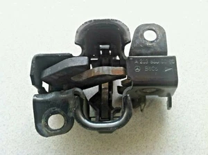 2002-2009 MERCEDES-BENZ E320 E350 E500 W211 ~ HOOD LOWER LOCK CATCH - Picture 1 of 3