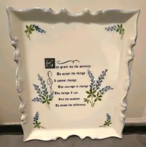 Placa de porcelana pintada a mano colgante o plana oración de serenidad The China Belle 1984 - Imagen 1 de 6