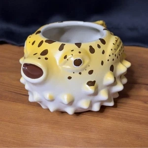 Trader Vic's Blowfish gelber Kugelfisch Tiki Becher Keramik Glas Tasse 2017 NEU - Bild 1 von 9