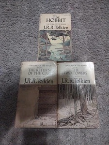LOT 3 PB Books Lord of the Rings Two Towers & Return of the King & The Hobbit - Picture 1 of 10