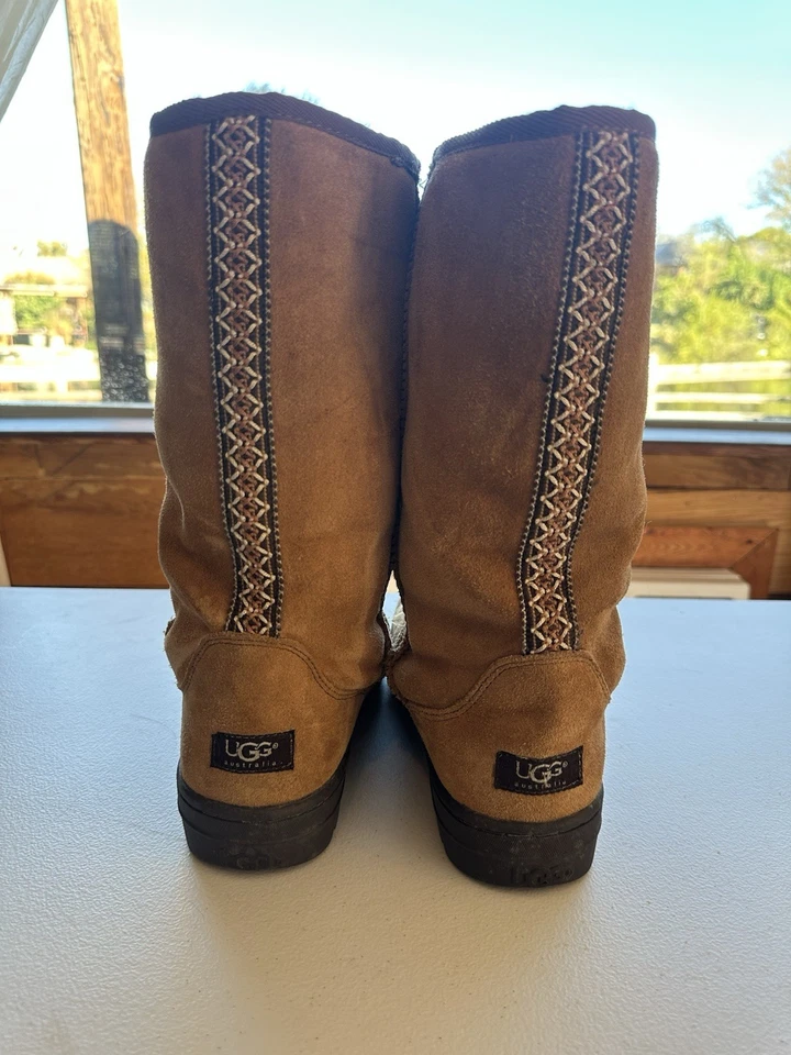 Botas Ugg Ultra Altas Tasman Trenzadas Castaño con Forro de Lana Talla 9W Foto 1 de 4