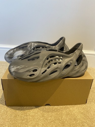 Adidas Yeezy Foam RNR MX Granite Taglia UK 11 US 11 Nuove con scatola ?