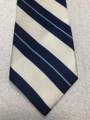 IZOD MENS TIE NAVY BLUE WITH WHITE BLUE STRIPES 4 X 60 - Image 1 of 4