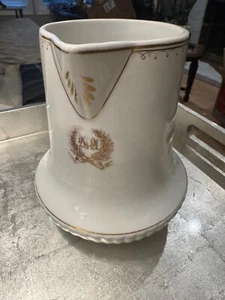 VERY RARE Vintage Waldorf Astoria New York Milk & serving pitcher - gold trim - Picture 1 of 7