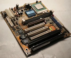Socket 370 Octek Rhino II VIA PRO-BCE *Coppermine* Motherboard + CPU & 128 MB - Picture 1 of 9