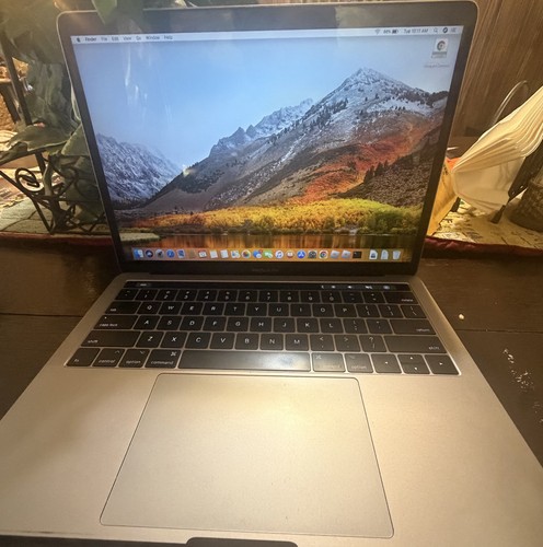 2017 Apple MacBook Pro 13.3
