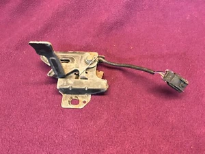15139168 Hood-Latch Lock Release For GM SILVERADO SIERRA TAHOE CADILLAC 07-13 - Picture 1 of 4
