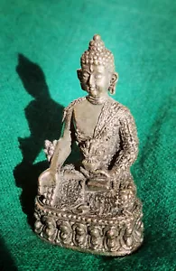 Schöne kleine, aber sehr feine tibet. Medizin Buddha-Statue SILBER, Miniatur - Bild 1 von 4