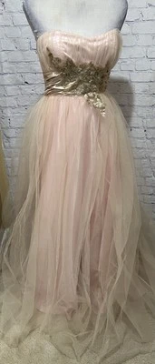 Nuevo con etiquetas Vestido de fiesta de tul rosa sin tirantes con lentejuelas doradas talla 7/8 Foto 1 de 4