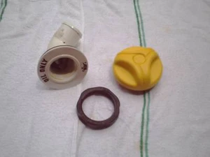 SEA DOO GS/GSX/GSI OIL CAP ASSEMBLY USED 1996-2002 MODELS - Picture 1 of 1
