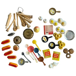 VINTAGE DOLLHOUSE GROUP FOOD COOKWARE KITCHEN ACCESSORIES MOUSE COOK BK HOT DOGS - Picture 1 of 7