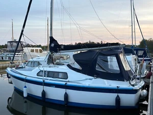Barnes 26 Sailing & Motor Yacht for sale - Picture 1 of 11
