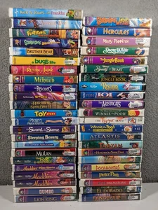 Large Lot 45 VHS Tapes Disney Pixar Cartoon Network Animated Classics Movies - Imagen 1 de 5