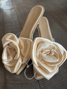 NWT Gianni Bini Satin Cream Floral Clear Kitten Heel Sandals Women Size 8.5 - Picture 1 of 5