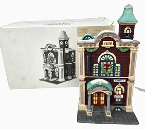 Dept 56 ARTS ACADEMY Christmas in the City w/Box and Light #5543-3 - Picture 1 of 9