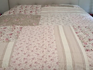Simply Shabby Chic Castle Rose Patchwork Quilt F/Q 80"Wx82.5"L - Picture 1 of 20