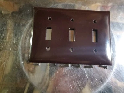 ALLEN + ROTH Brown Triple Toggle Wall Plate Light Switch Cover 3 Gang . Excellent Vintage...