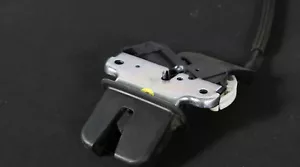 Klappenschloß Rear Tailgate 4F5827505D Audi A4 RS4 S5 RS5 8T 8F A6 4F A8 4E - Picture 1 of 6