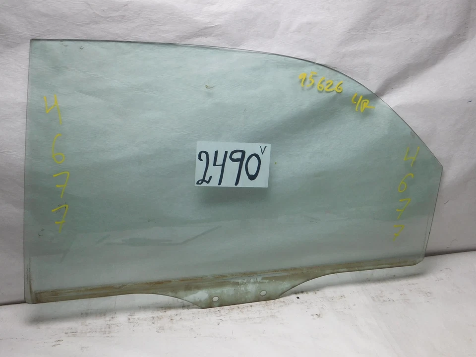 93 94 95 96 97 MAZDA 626 Puerta Trasera Lateral Vidrio USADO #2490-V Foto 1 de 1