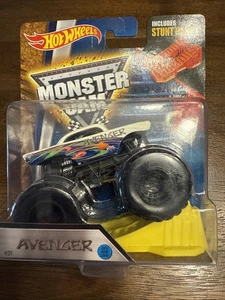 2016 Hot Wheels Monster Jam Avenger mit Stunt-Rampe Neu #31 - Bild 1 von 7