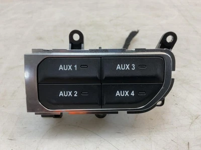 Оригинальная вспомогательная переключающая панель центральной приборной панели Jeep JT Gladiator 2020-2023 072290 - Изображение 1 из 4