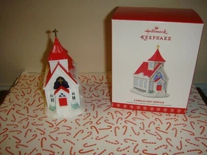 Hallmark 2017 Candlelight Service Ornament - Imagen 1 de 5