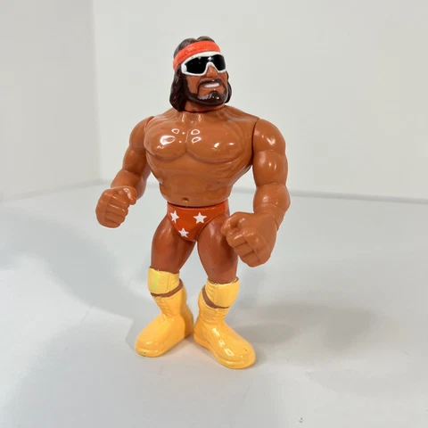 Macho Man Randy Savage 1990 Hasbro Titan Sports Action Figure WWF Loose VTG Cover