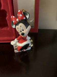 Lenox Minnie sitzend auf Geschenk 2024 Ornament 3,5" - Neu im Karton - Bild 1 von 5