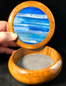 AGATE AND WOOD JEWELRY BOX - 4  1/4 in. dia. - Picture 1 of 6