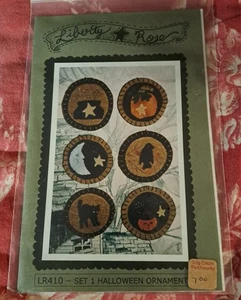 Liberty Rose 6 Halloween Ornamente Dekor Primitive Volkskunst Penny Teppich Muster - Bild 1 von 1