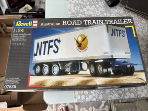 Revell Australian ROAD TRAIN TRAILER - Picture 1 of 6