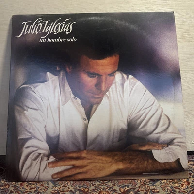 Julio Iglesias "Un Hombre Solo" VTG 1987 Spanish Music LP Record (Pre-Owned) - Image 1 of 4