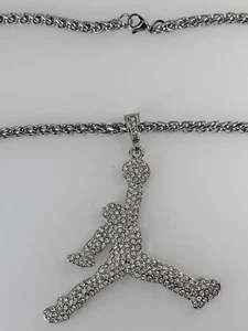 Michael Jordan Silber Strass Anhänger & 30" 316L Edelstahl Halskette - Bild 1 von 2