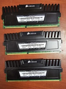 12GB (3x4GB) Corsair CMZ8GX3M2A1600C9 PC3-12800U DDR3-1600MHz non-ECC Unbuf RAM - Picture 1 of 3