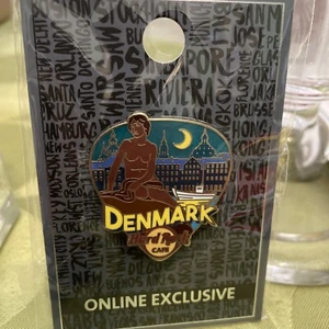NIC Hard Rock Cafe DENMARK 2020 "GREETINGS FROM" Series PIN Guitar Pick - Picture 1 of 3