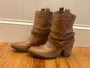 Dingo Twisted Sister Women’s Slouch Tan Pull on Leather Western Boot Size 7 EUC - Picture 1 of 10