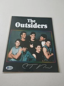 BAM BOX GEEK EXCL AUTOGRAPH PRINT #1 C THOMAS HOWELL THE OUTSIDERS BECKETT - Picture 1 of 5