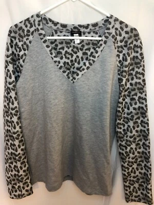 Nuevo Cosabella Damas Sudadera Top Gris Estampado Leopardo Cuello en V Ropa deportiva talla M Foto 1 de 3