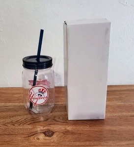 Botella de cerveza de plástico con pajita Budweiser NY Yankees - Imagen 1 de 8