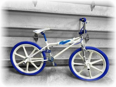 SE Racing White Quadangle 24" BMX Bike reissue. 2016 White/Blue SE Bike - Image 1 of 4