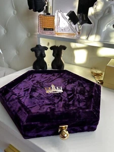 Blood Lust Artistry Palette - Picture 1 of 5