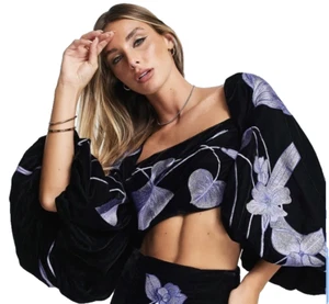 Crop top svasato manica a sbuffo svasato in velluto edizione ASOS nuovo con etichette taglia 6 nero $130 - Foto 1 di 15