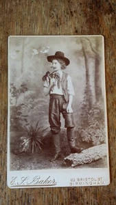 1880'S ANTIQUE CABINET CARD PHOTOGRAPH BOY DRESSED AS WOODMAN - BAKER BIRMINGHAM - Picture 1 of 3